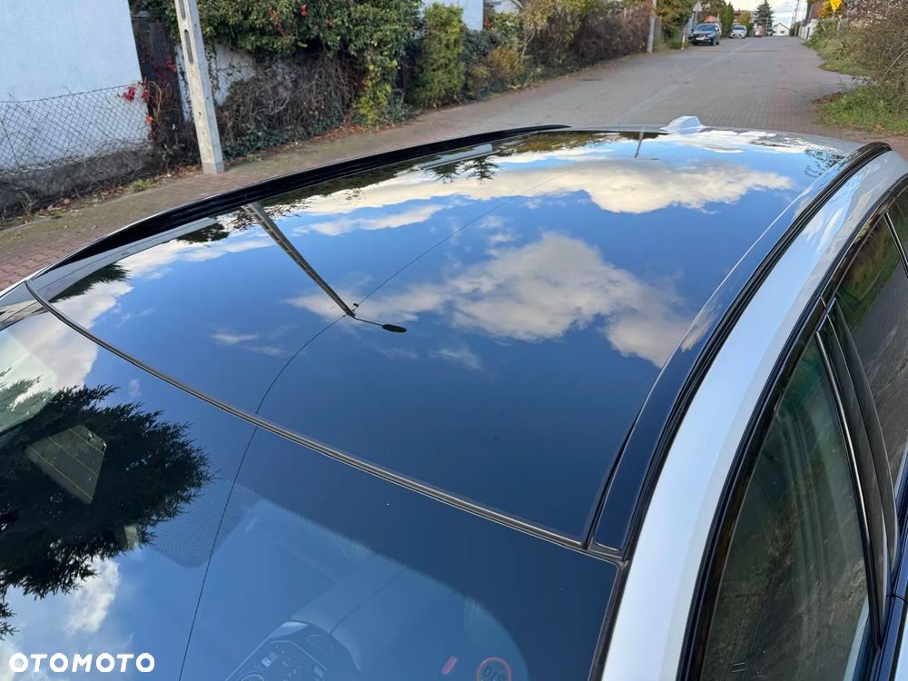 BMW Seria 5 520d xDrive Touring - 17