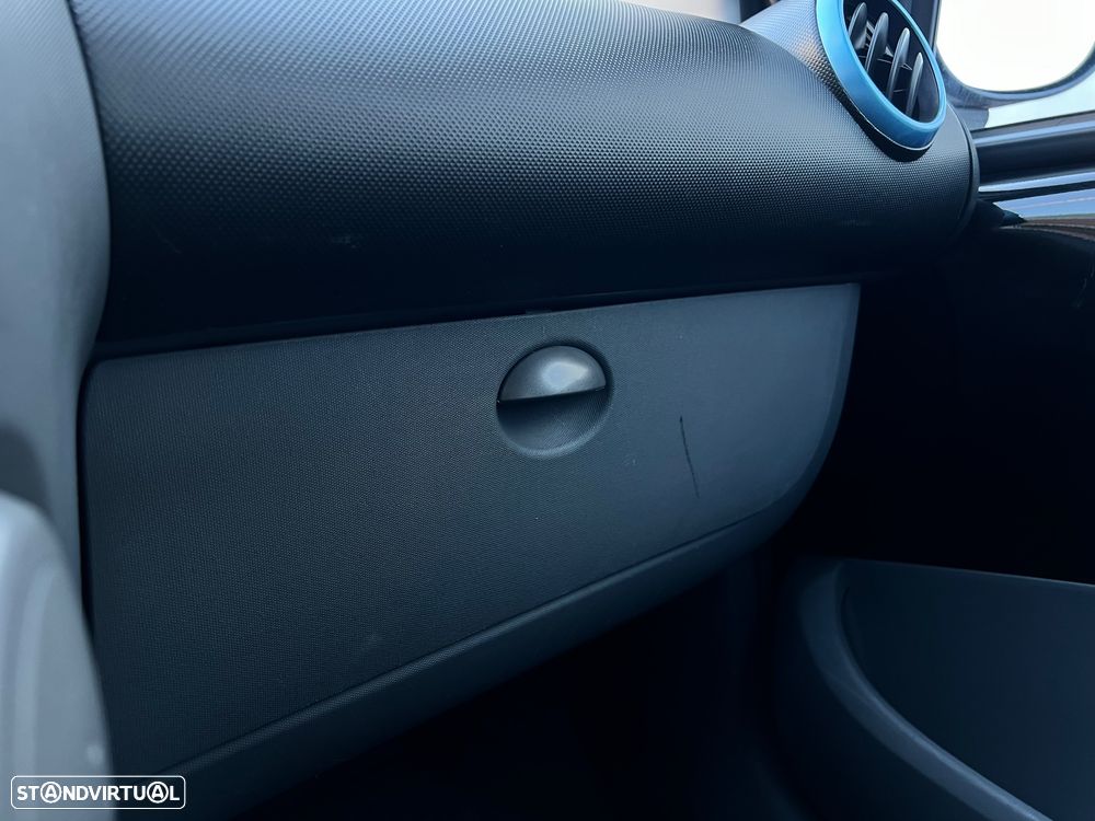 Peugeot 107 1.0 Millesim 200 - 19