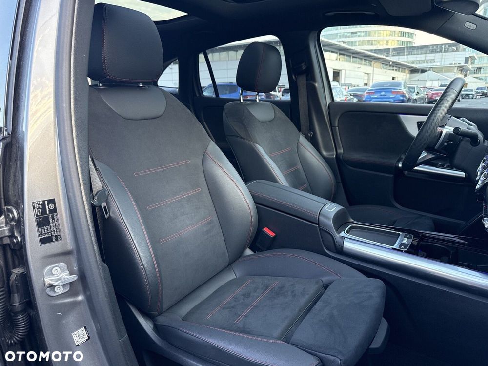 Mercedes-Benz GLA - 17