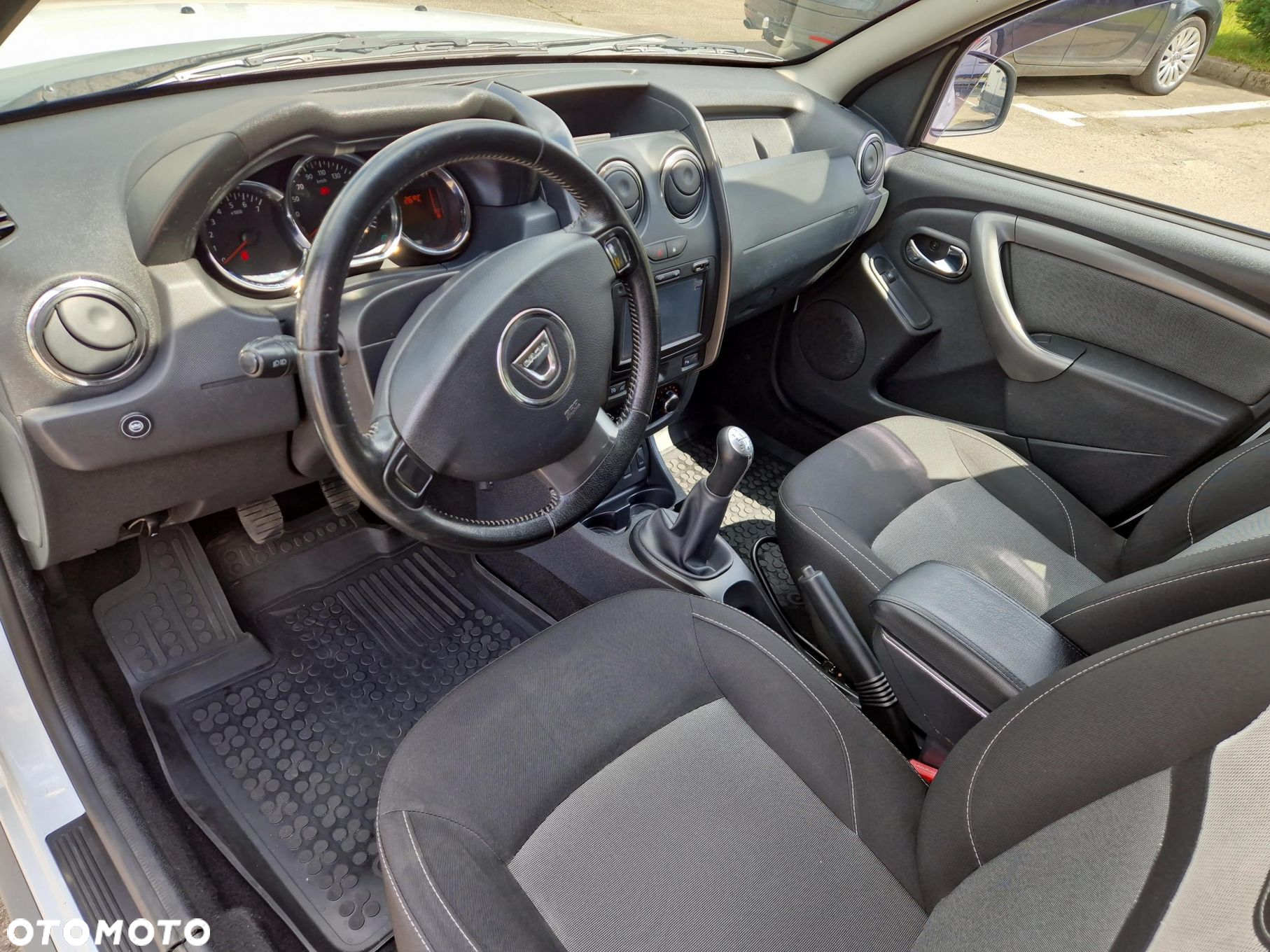 Dacia Duster 1.6 SCe Laureate S&S - 9