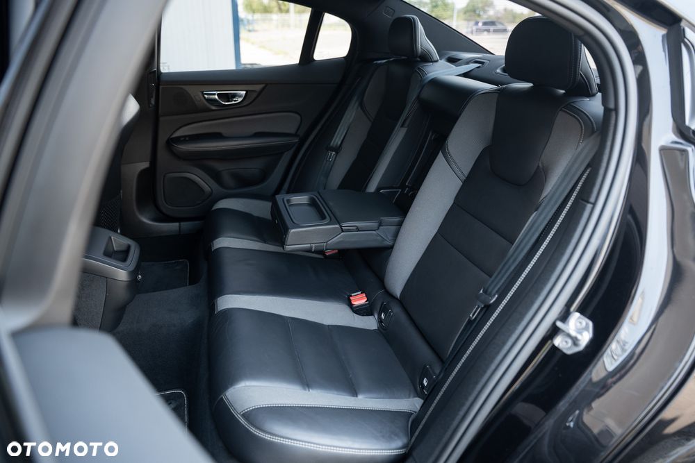 Volvo S60 T4 Geartronic RDesign - 35