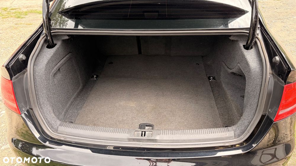 Audi A4 Limousine - 11