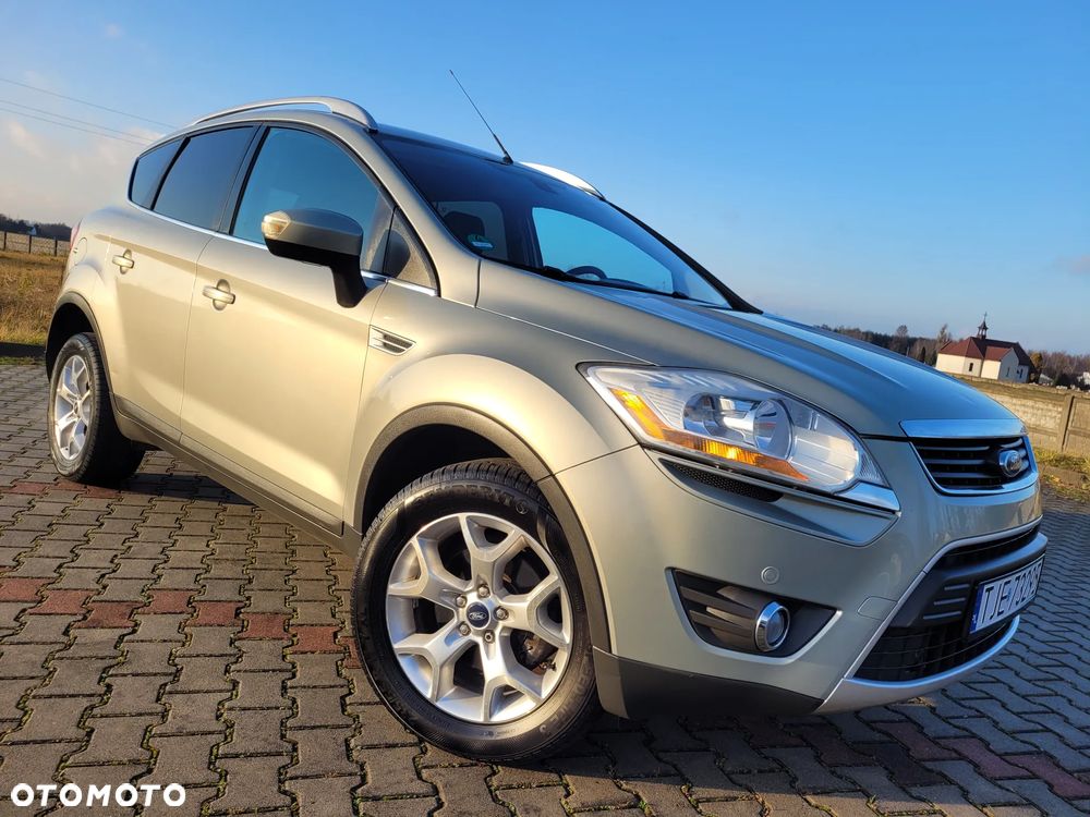 Ford Kuga 2.0 TDCi 2x4 Titanium - 40