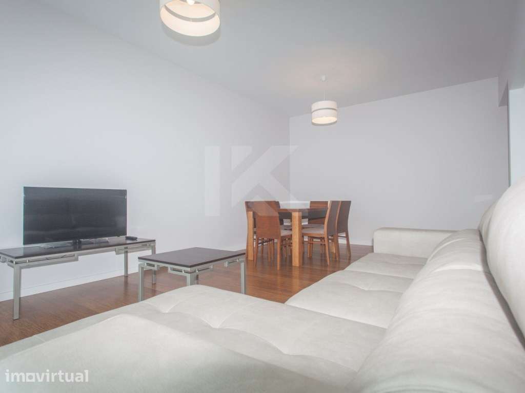 Apartamento T2 Mobilado Localizado nos Piornais São Martinho Funchal - Grande imagem: 2/13