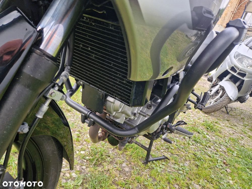 Suzuki V-STROM - 32