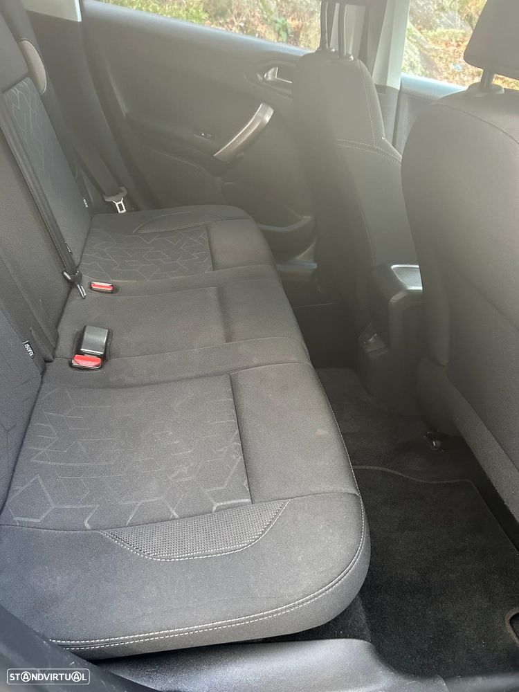 Peugeot 2008 1.6 BlueHDi Allure - 6