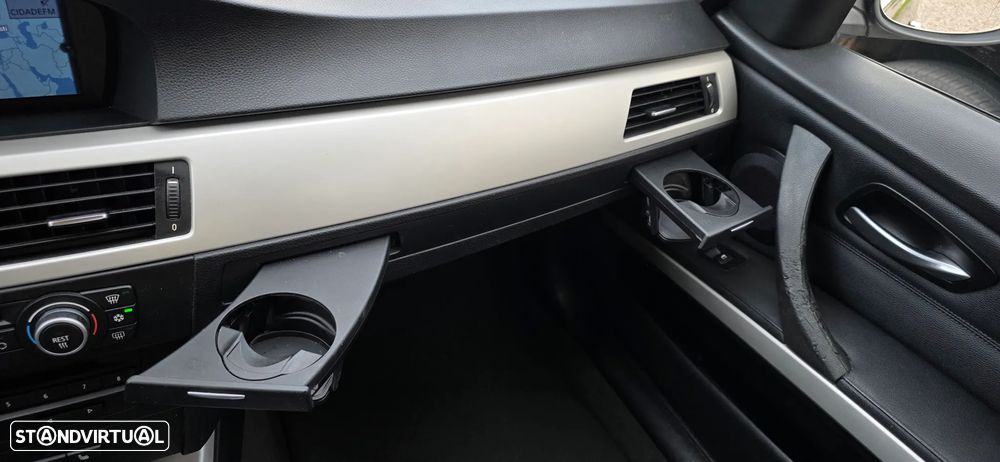 BMW 320 d Touring Navigation Sport - 23