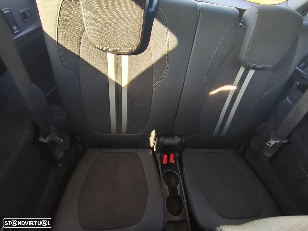 BMW 216 Gran Tourer - 22
