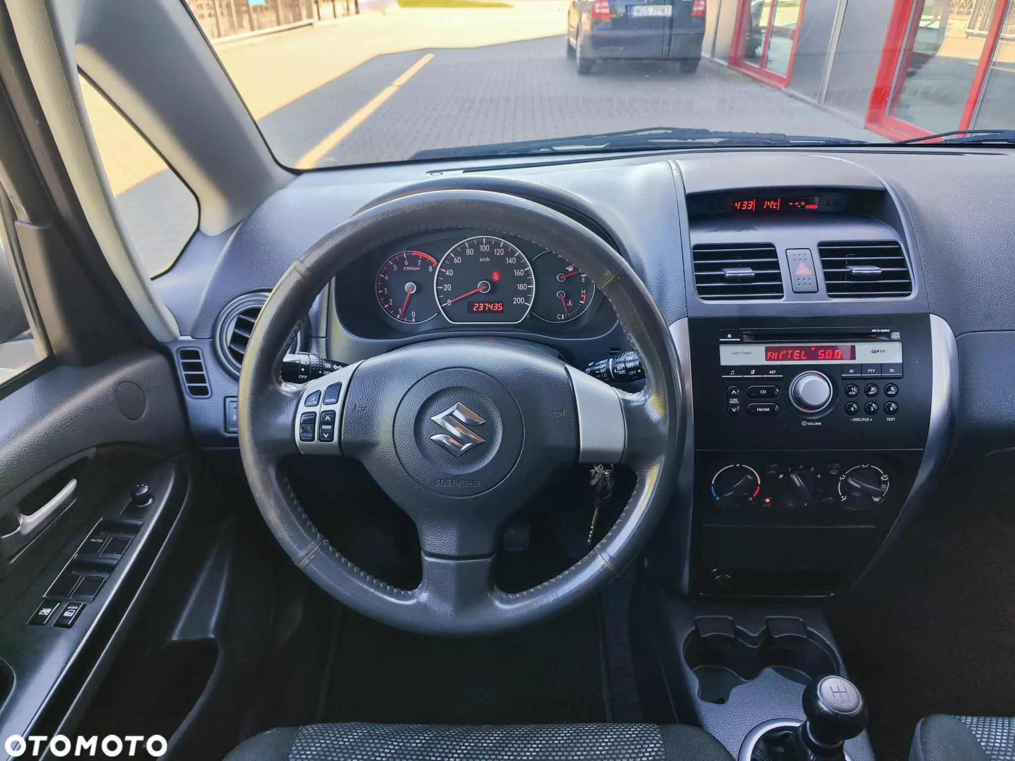 Suzuki SX4 1.6 Premium Outdoor - 17