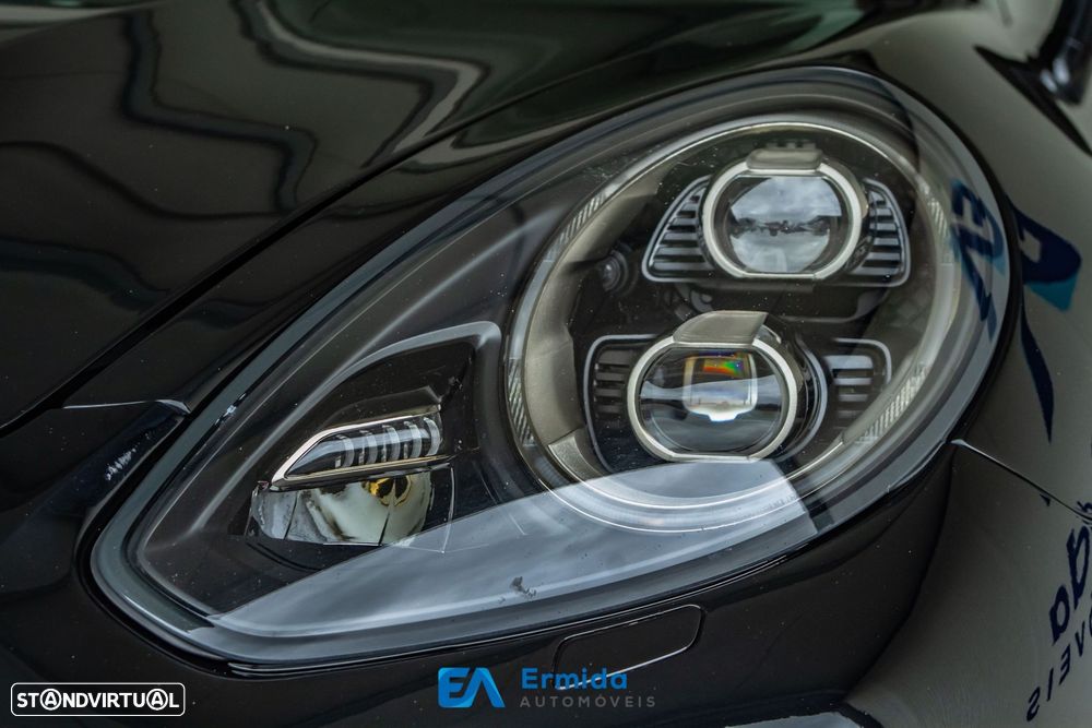 Porsche Panamera Platinum Edition - 8
