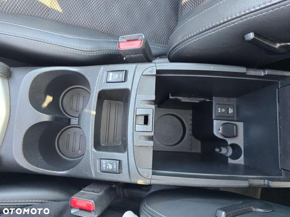 Nissan Qashqai 1.6 DCi N-Connecta Xtronic EU6 - 25
