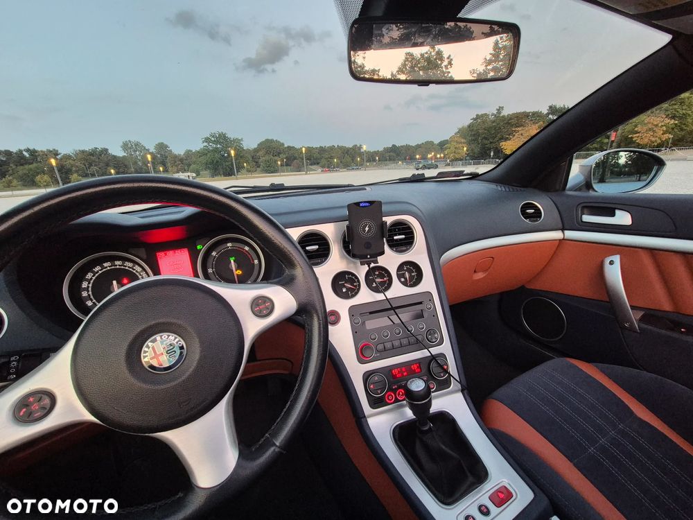 Alfa Romeo Spider 2.4JTDM - 7