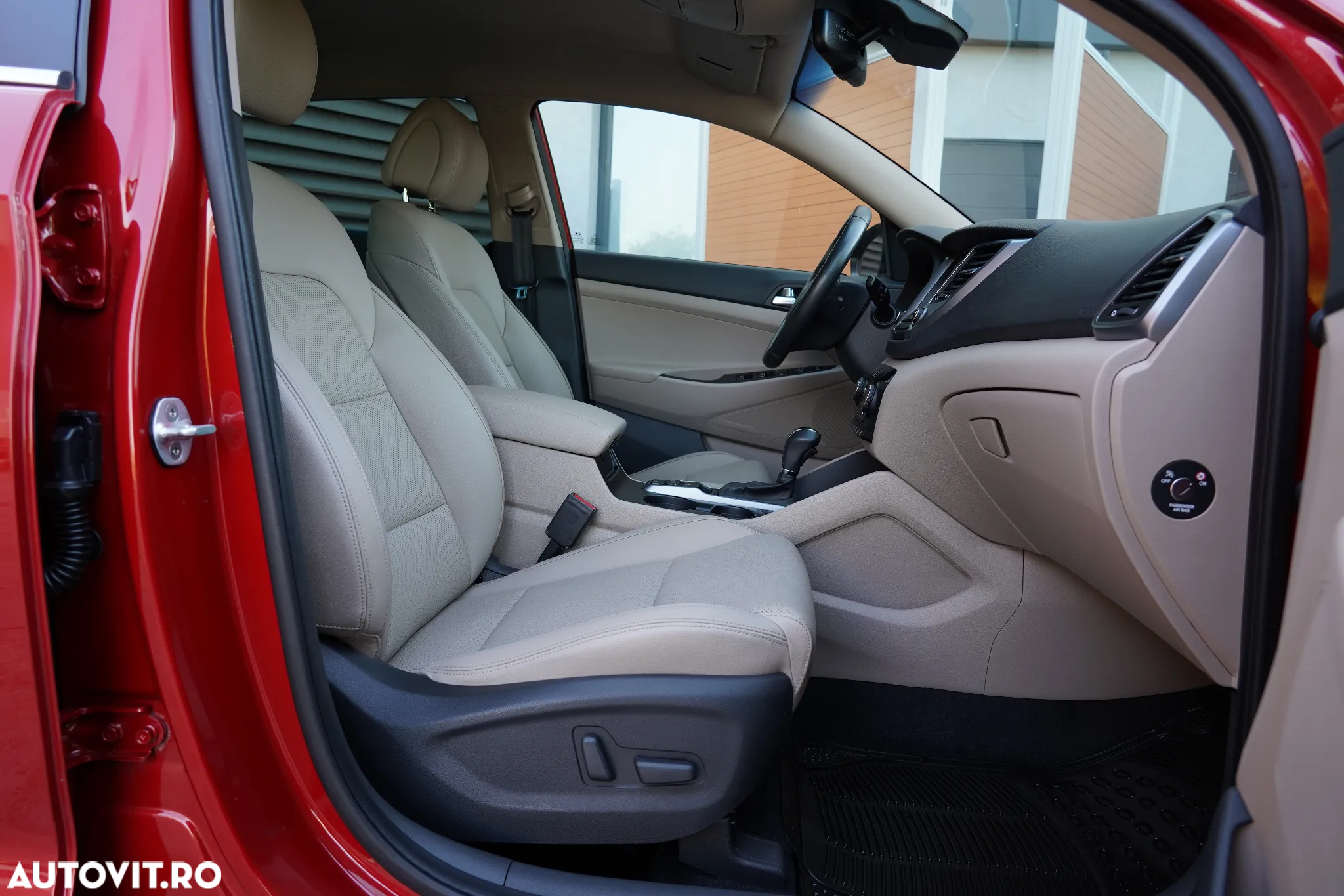 Hyundai Tucson 2.0 CRDI 4WD 6AT Premium+ - 9