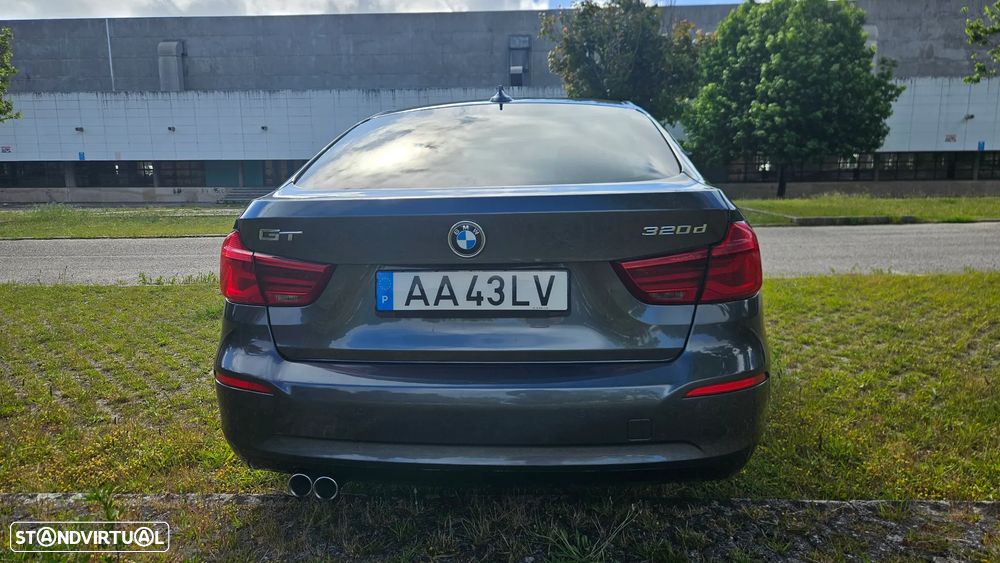 BMW 320 d Sport Line - 9