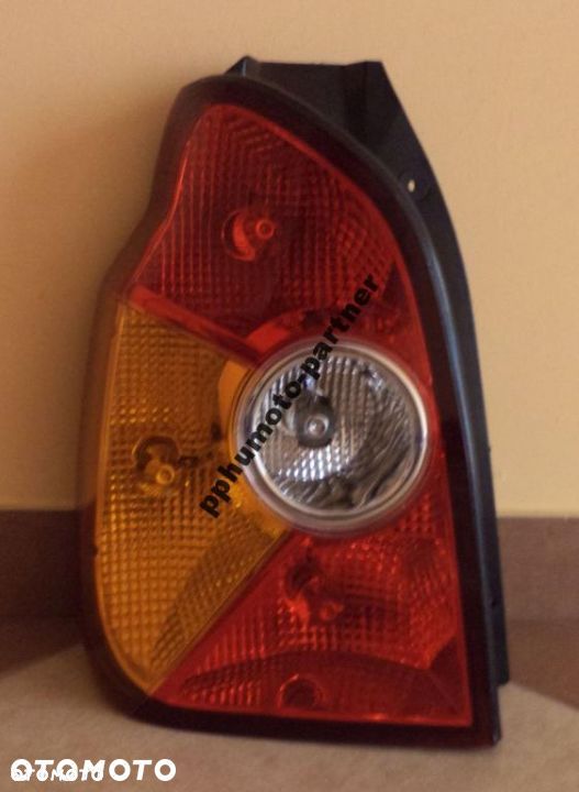 Lampa tylna tył lewa Hyundai Terracan 2001-