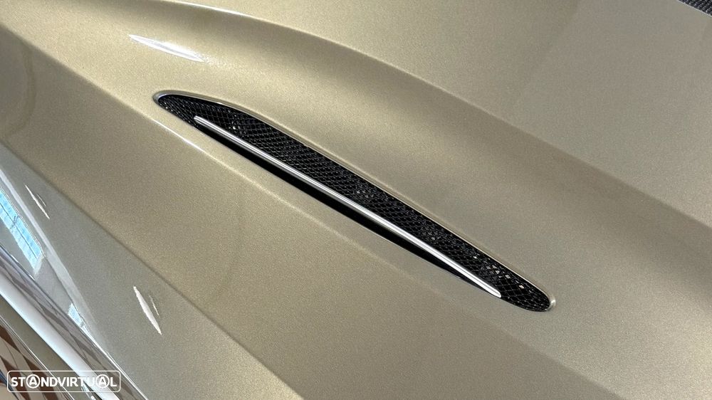 Aston Martin DB11 Coupé - 18