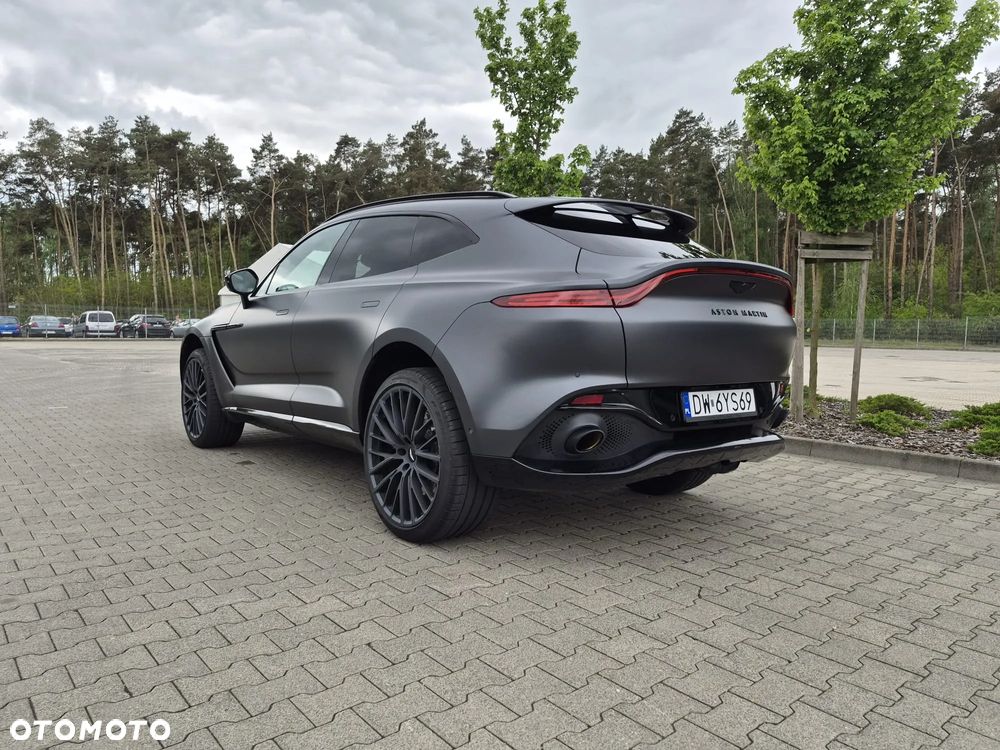 Aston Martin DBX - 30