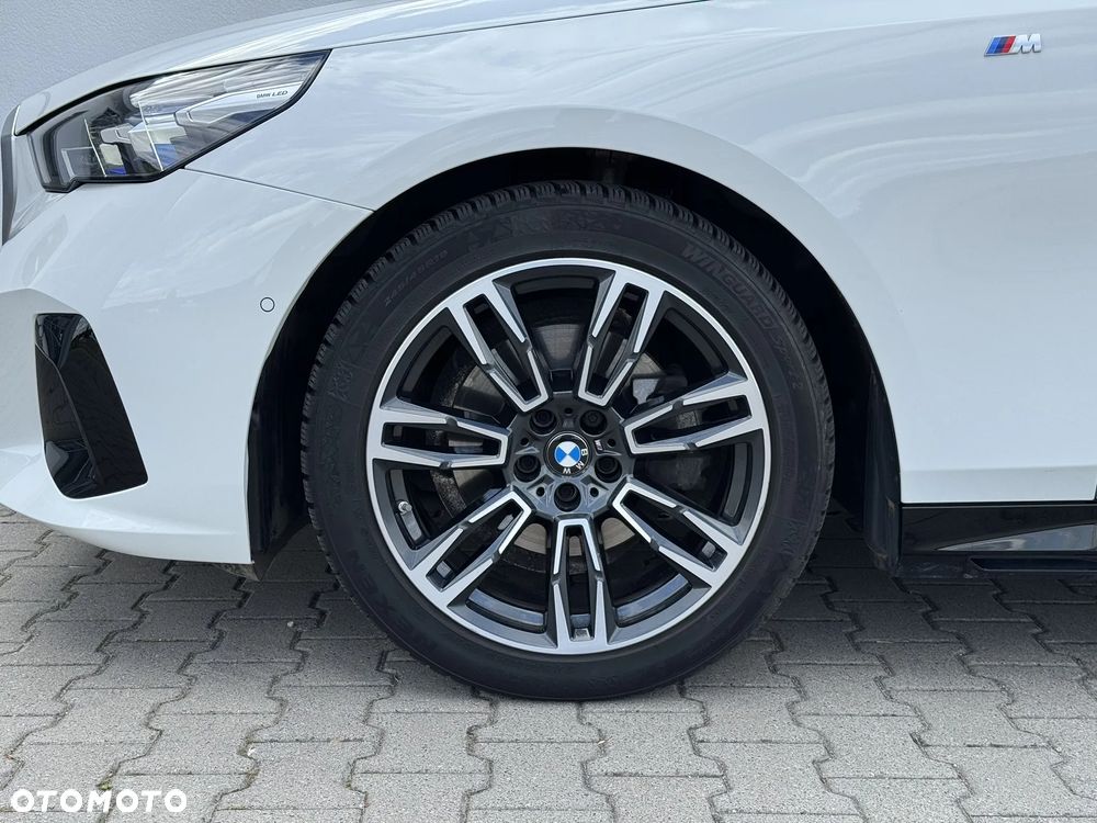 BMW Seria 5 520i mHEV - 8