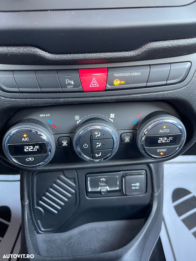 Jeep Renegade 1.6 E-TorQ Longitude Adventure Edition - 10