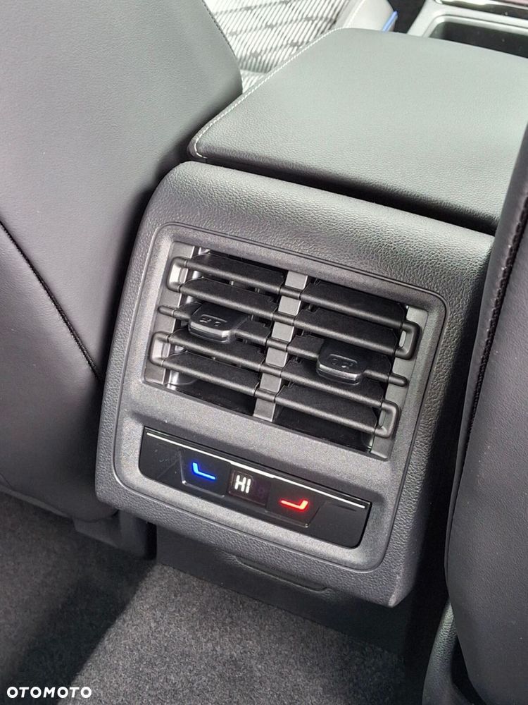 Volkswagen Golf Variant - 22