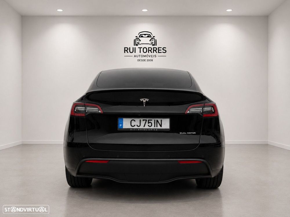 Tesla Model Y Long Range Dual Motor AWD - 6