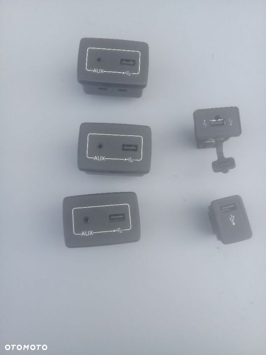 Ducato Boxer Jumper 11-19r Gniazdo Kostka USB AUX- Oryginalne - 1