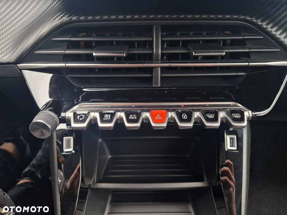 Peugeot 2008 1.2 PureTech Active S&S - 19