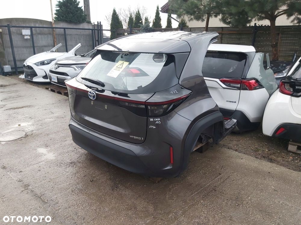 Toyota Yaris Cross 1,5 mcperson przód prawy amortyzator zwrotnica - 9