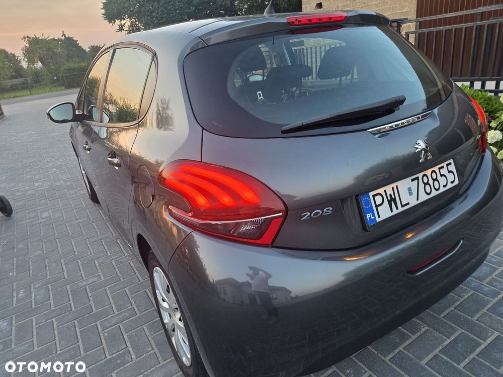 Peugeot 208 - 12