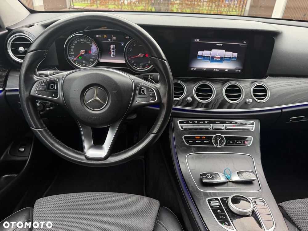Mercedes-Benz Klasa E - 28