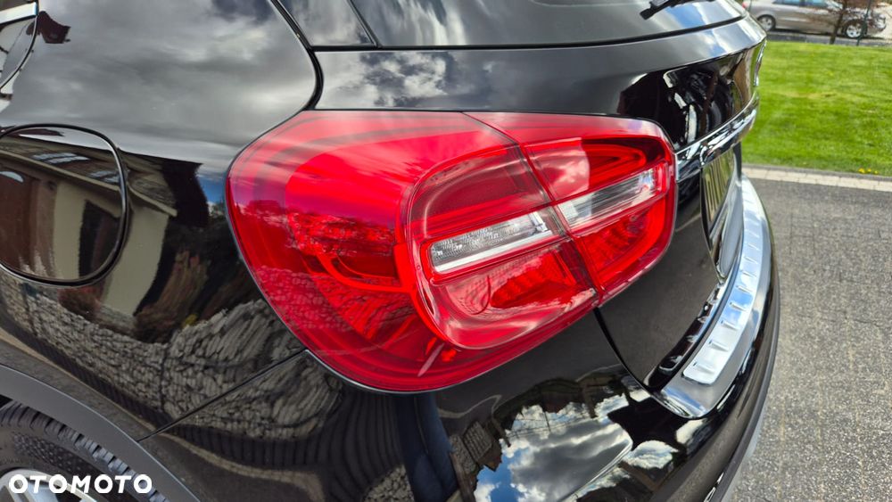 Mercedes-Benz GLA 200 7G-DCT AMG Line - 16
