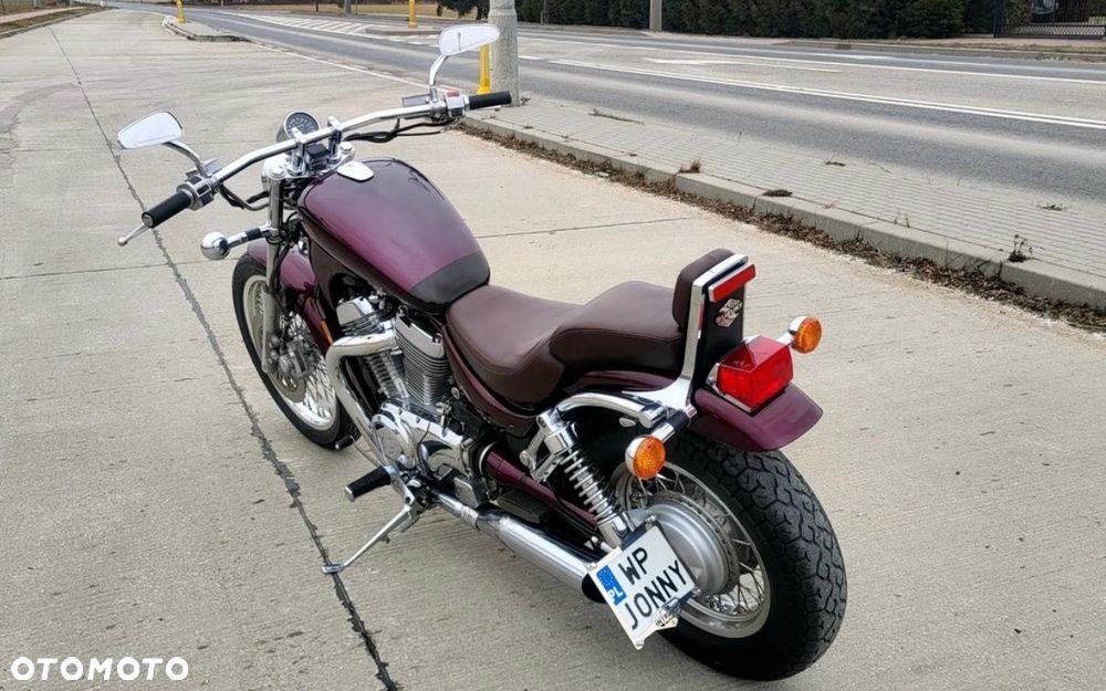 Suzuki Intruder - 12