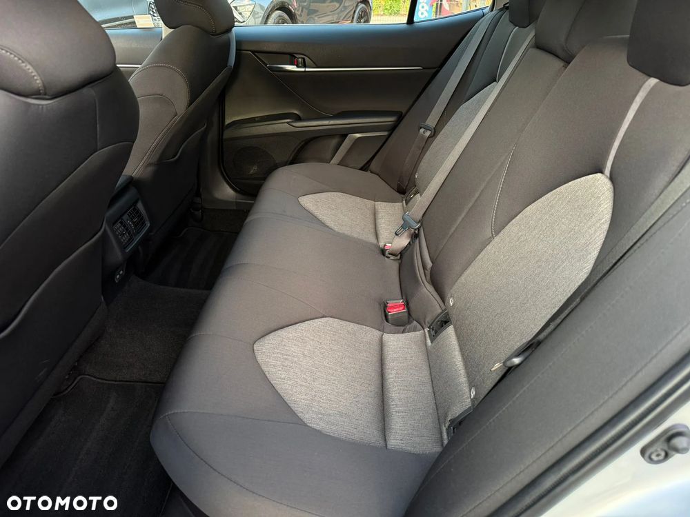 Toyota Camry 2.5 Hybrid Comfort CVT - 12
