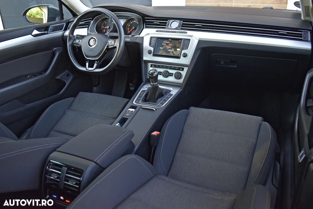 Volkswagen Passat 2.0 TDI Comfortline - 7