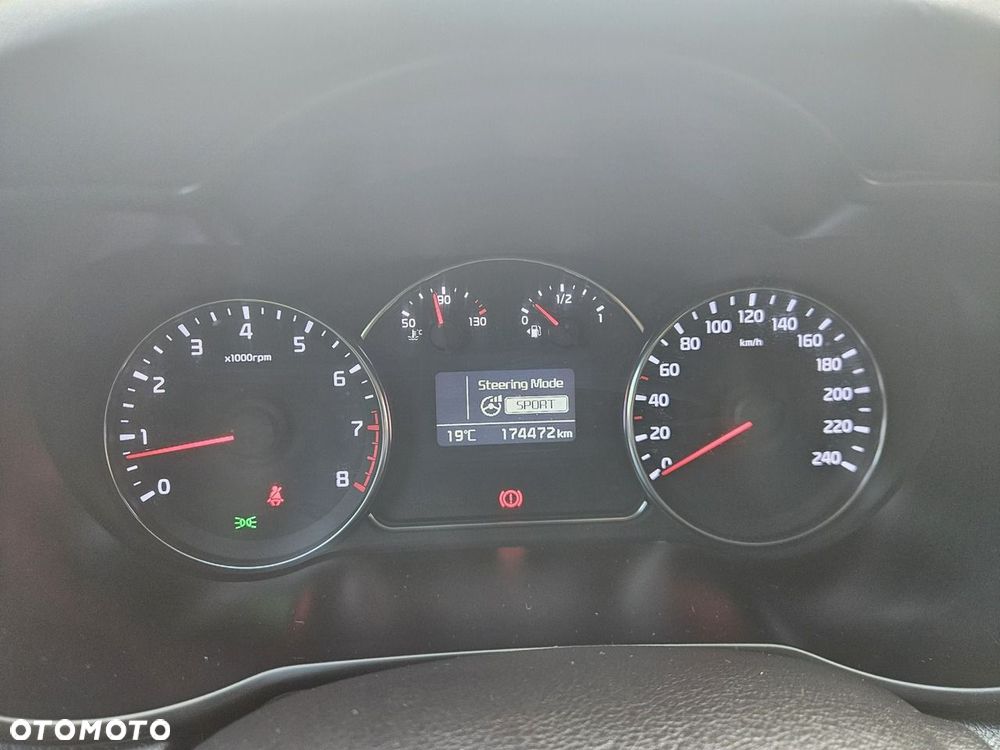 Kia Carens 1.6 GDI Dream-Team Edition - 29