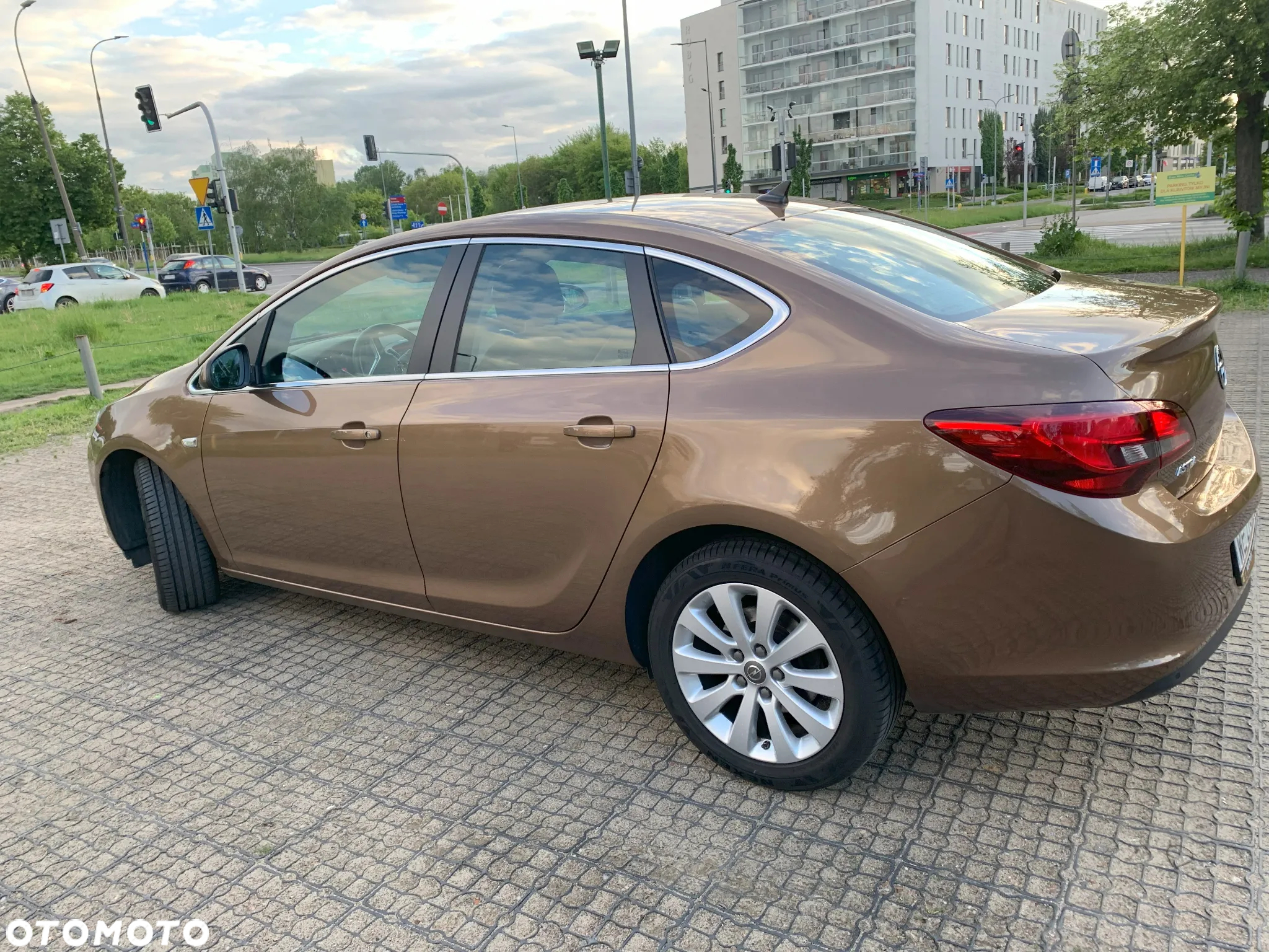 Opel Astra IV 1.6 CDTI Executive - 6