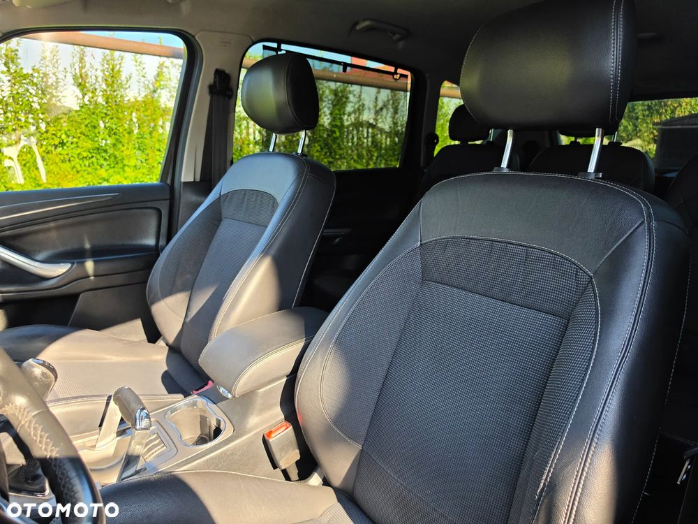 Ford S-Max - 14