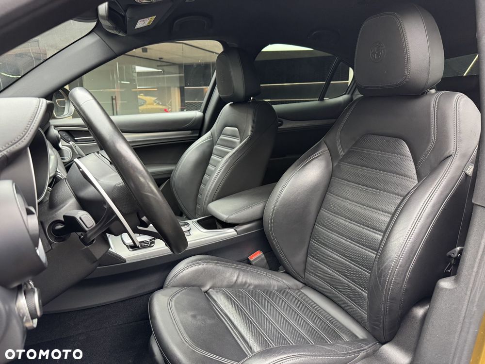 Alfa Romeo Stelvio 2.0 Turbo Veloce Q4 - 12