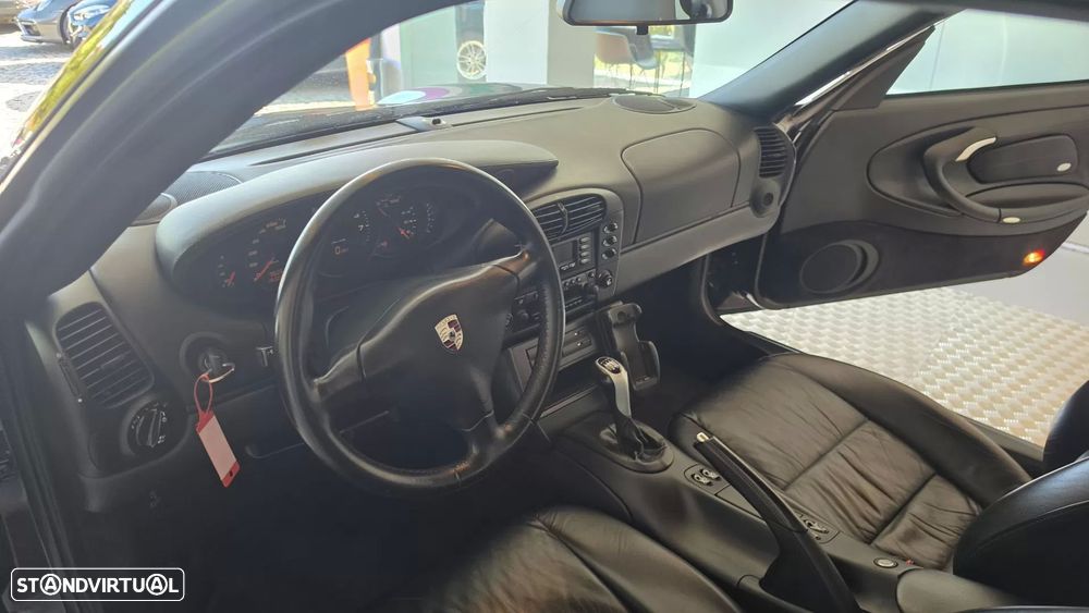 Porsche 911 (996) Carrera - 36