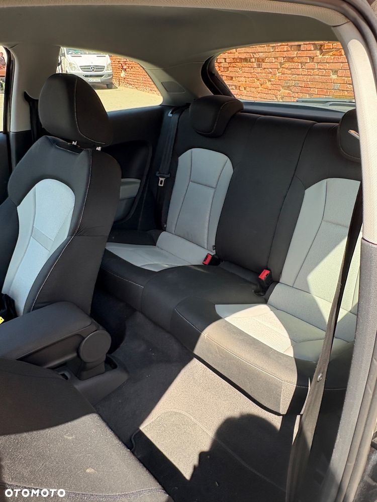 Audi A1 3-drzwiowe 1.6 TDI Attraction - 3