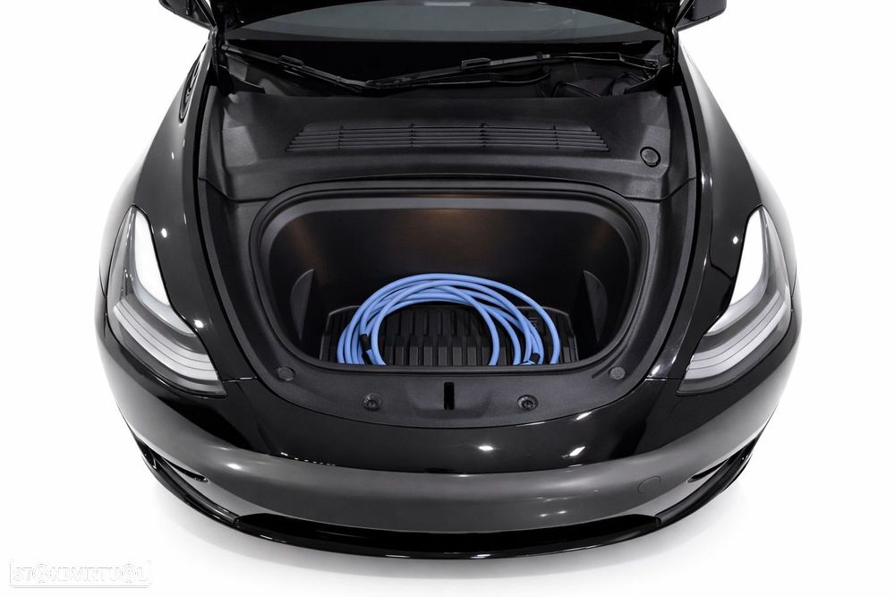 Tesla Model Y Standard RWD - 5