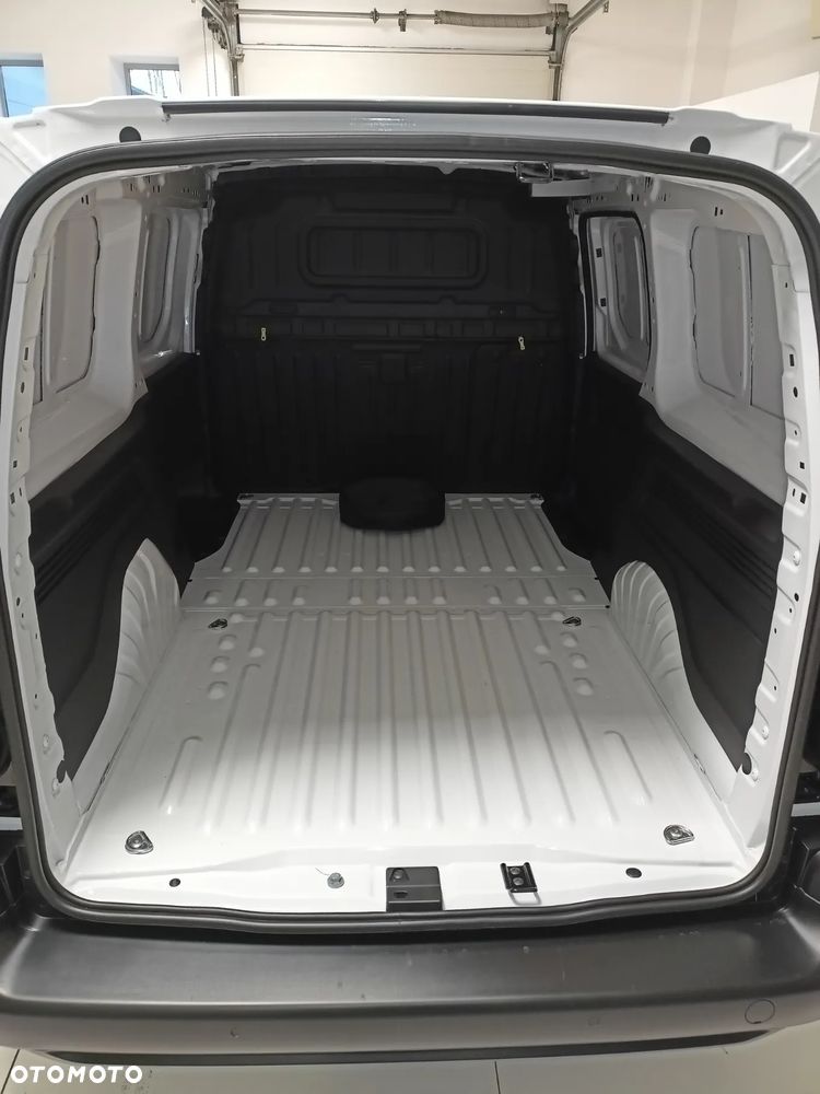 Fiat e Doblo L2 750kG, 136KM, akumulator 50 kWh - 8