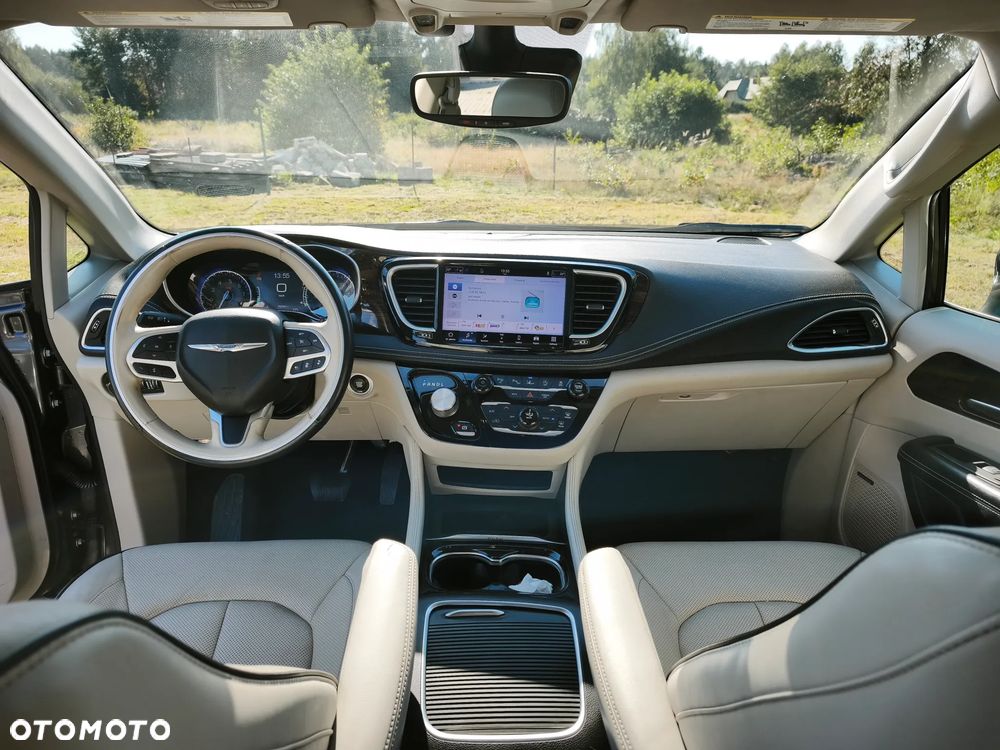 Chrysler Pacifica - 28