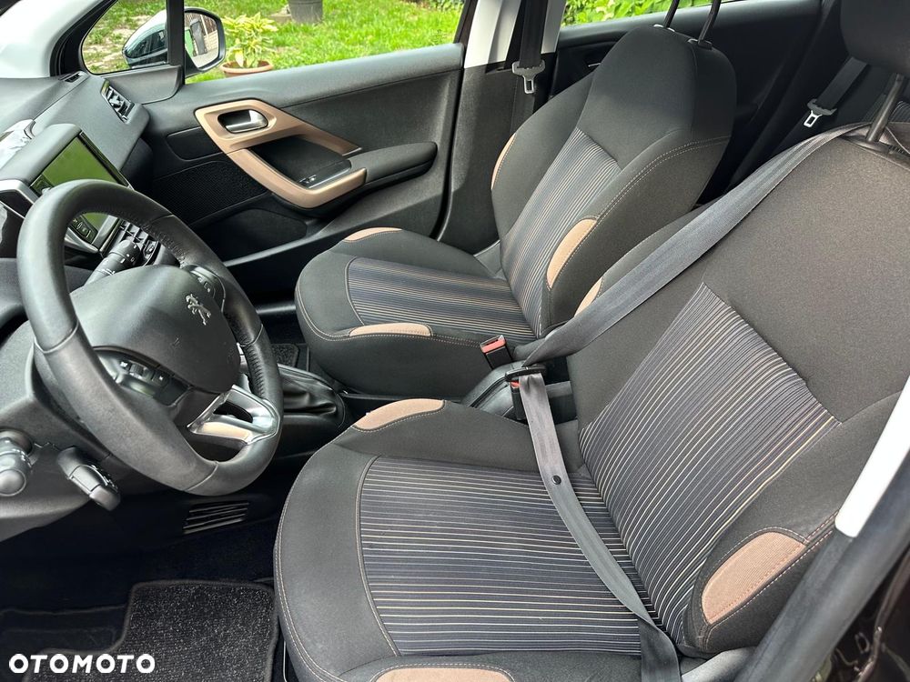 Peugeot 208 1.2 PureTech Style - 5
