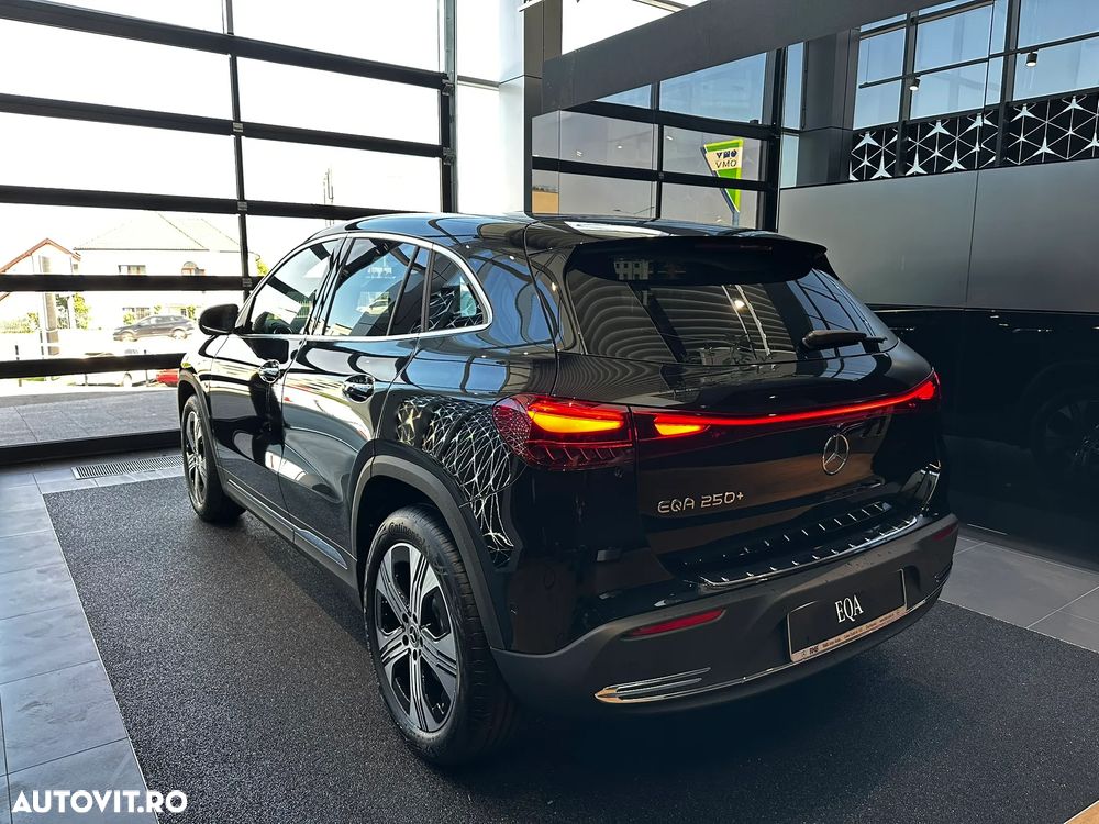 Mercedes-Benz EQA 250+ - 6