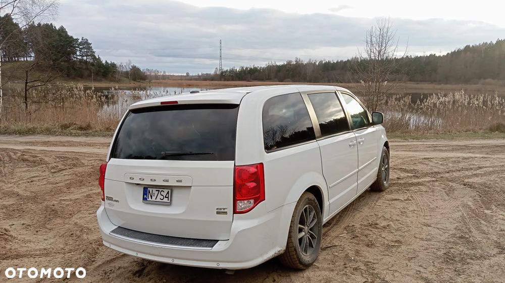 Dodge Grand Caravan - 3