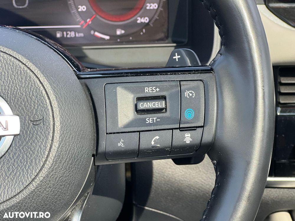 Nissan Qashqai 1.3 DIG-T 4x4 MHEV Xtronic Tekna - 22