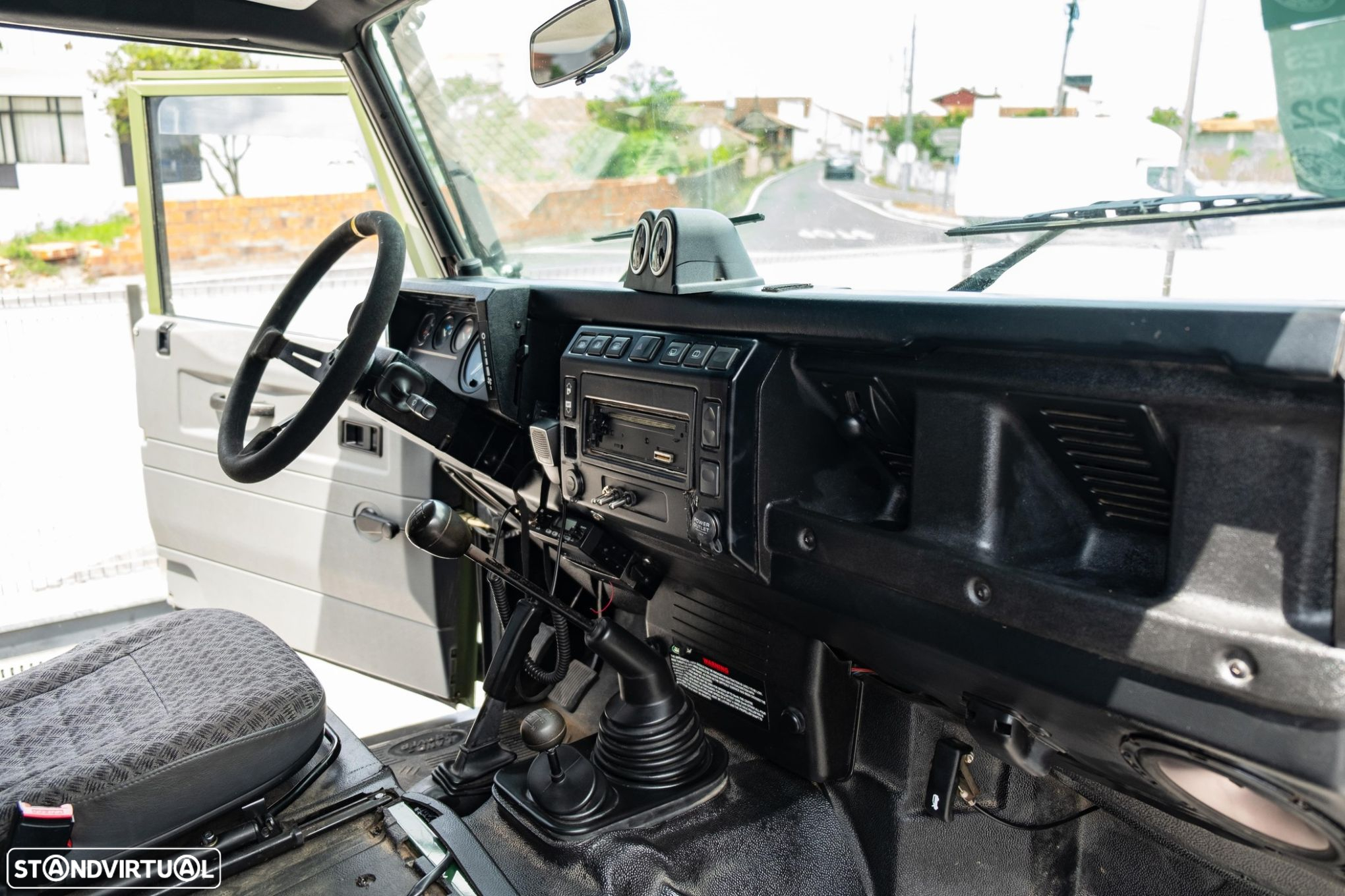 Land Rover Defender 90 2.5 TD5 Metal Top - 20
