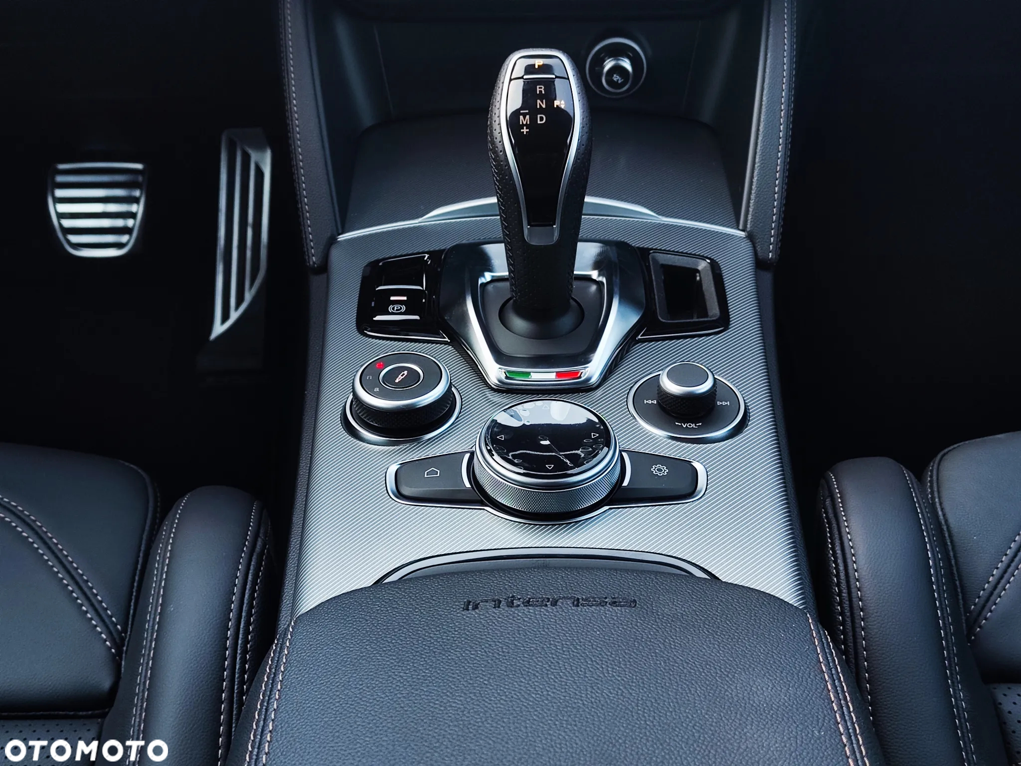 Alfa Romeo Stelvio 2.0 Turbo Intensa Q4 - 24