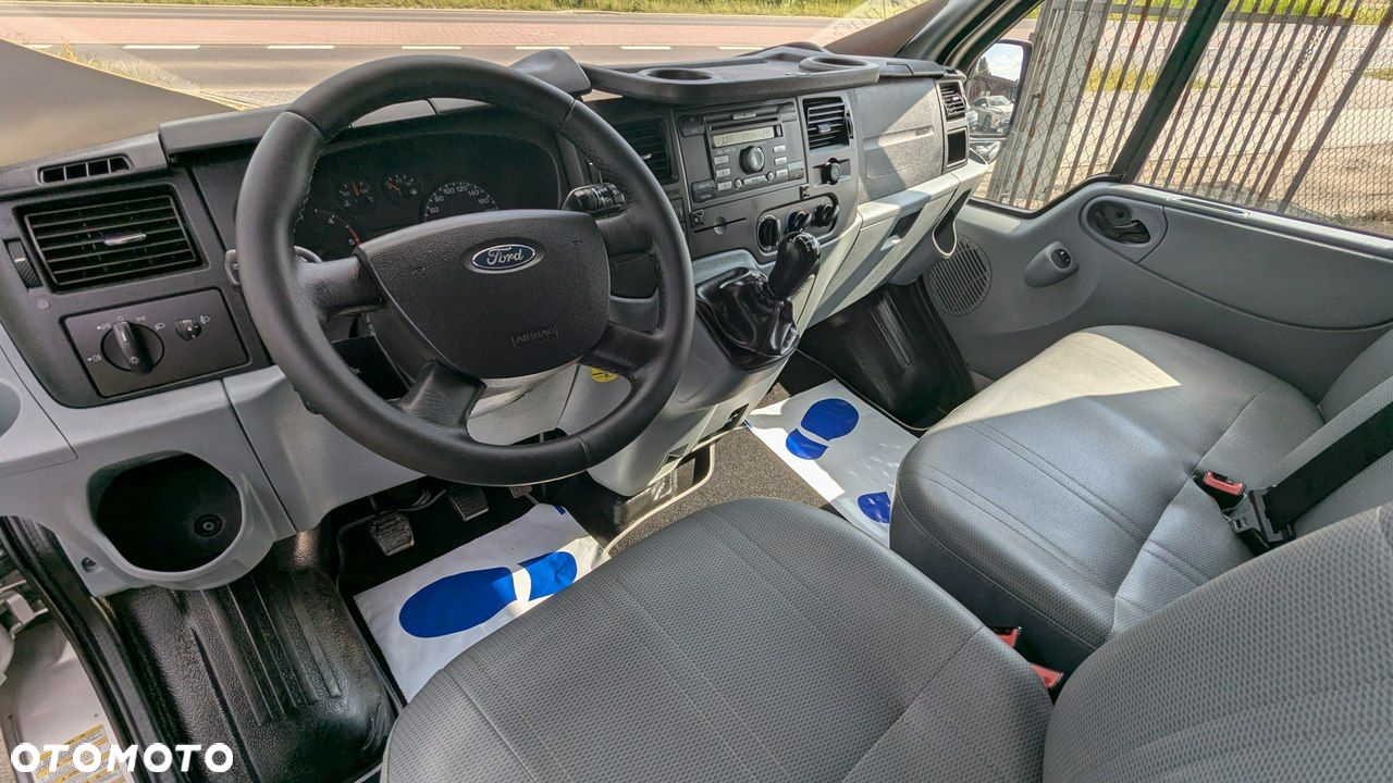 Ford Transit - 12